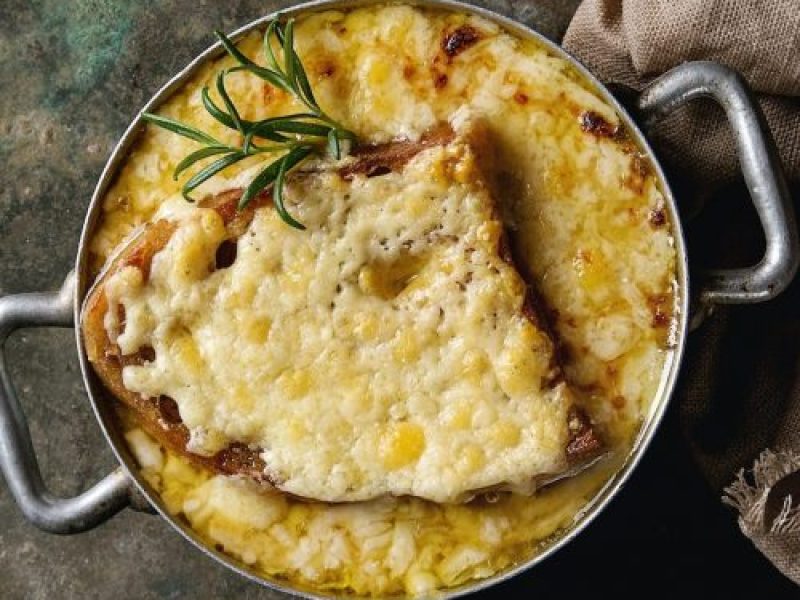 traditional-onion-soup-e1664470945105-pvhhge6t3daz539ylbw0fhykkzq2kelujkev5g5aiw